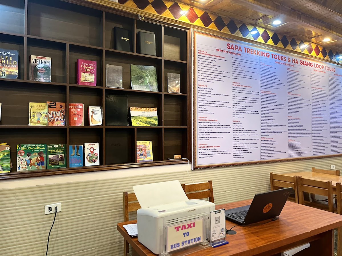 Mont Café & Sapa Tours