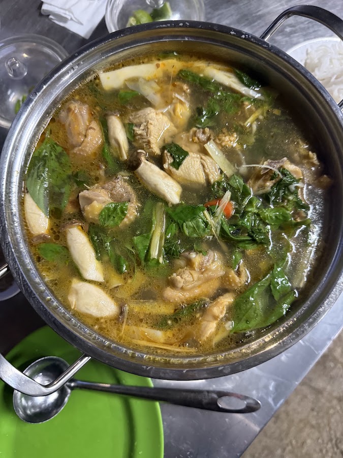 Lẩu Gà Lá É A Vinh