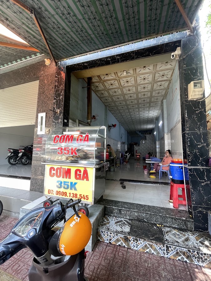 Quán Cơm Gà Xối Mỡ Kim Chi
