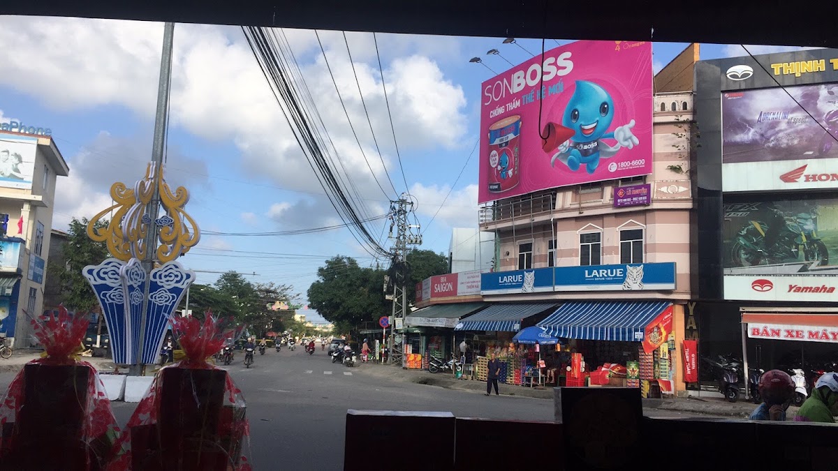 Cửa Hàng Tạp Hóa Bác Mười