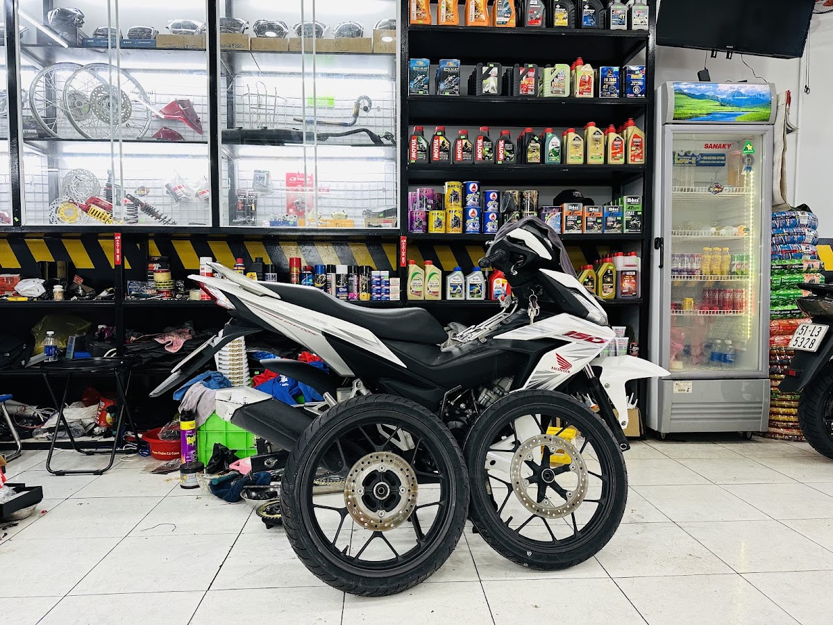 Tiệm Rửa Xe Tiến Đạt