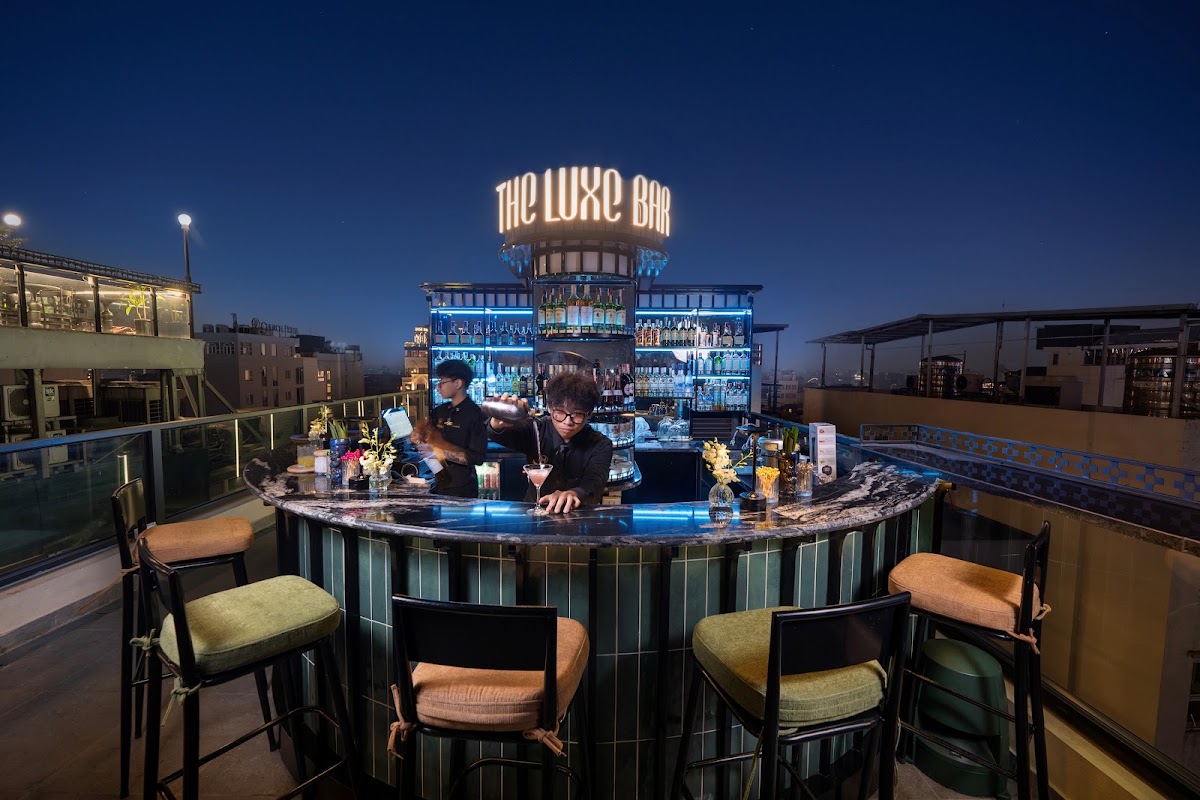 The Luxe Bar