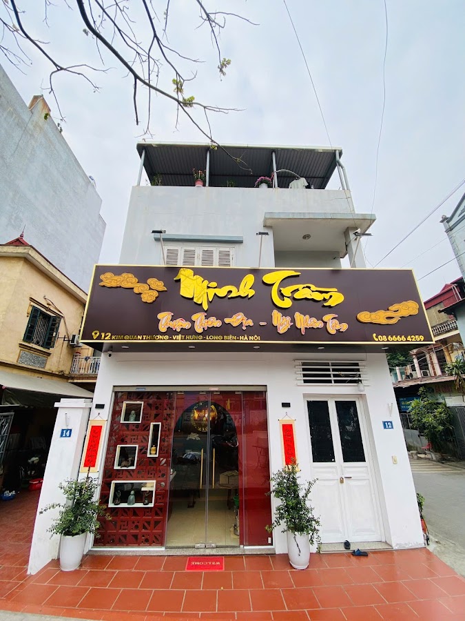 Trầm Hương Quang Minh