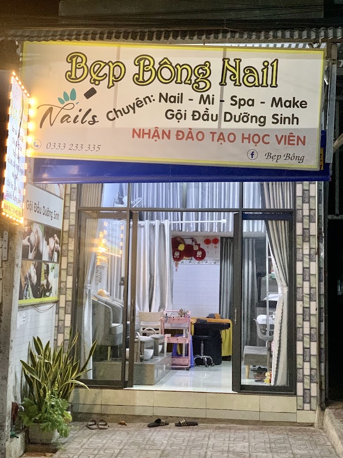 Tiệm nail Bẹp bông