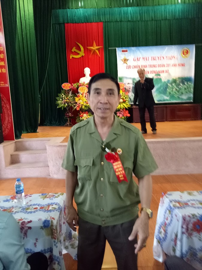 Nhà văn hóa thôn Vinh Quang