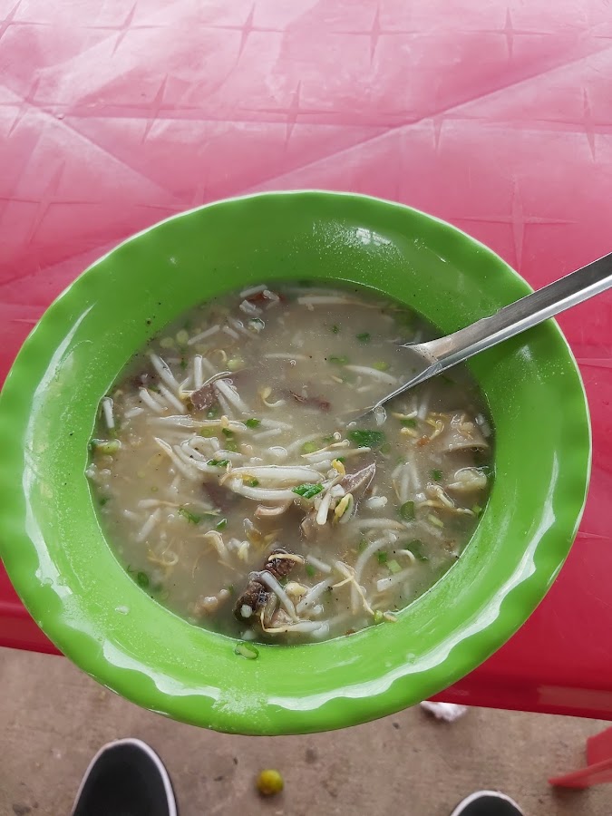 Tiệm cháo lòng