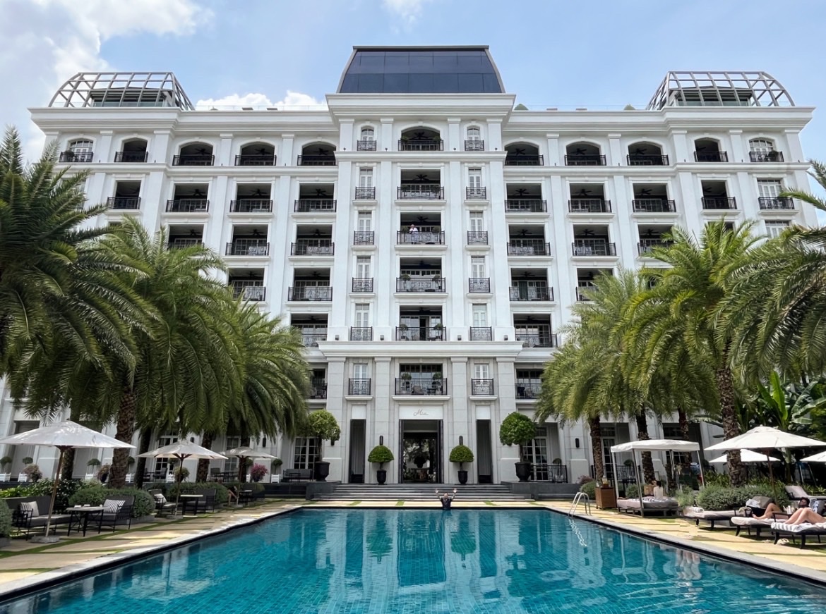 MIA Hotel river side