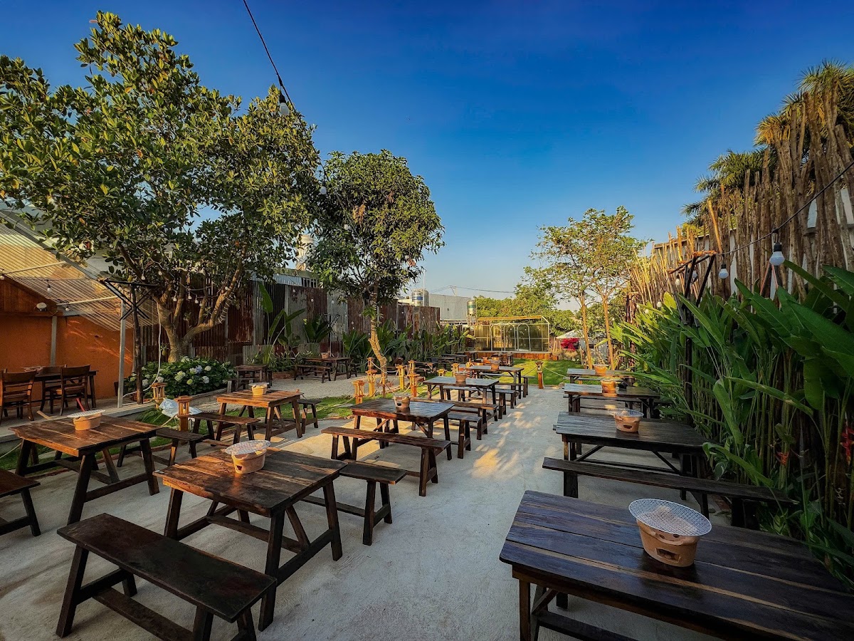 Tiệm Lẩu Nướng BBQ Vườn Son - Long Thành