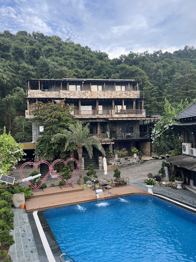 The Summit Retreat