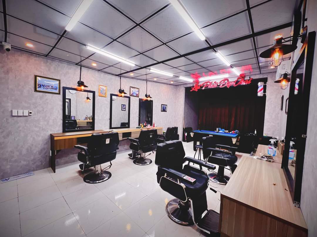 Cắt tóc vỉa hè