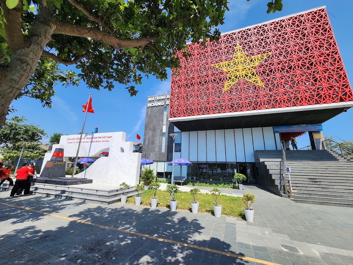 Nhà Trưng bày Hoàng Sa