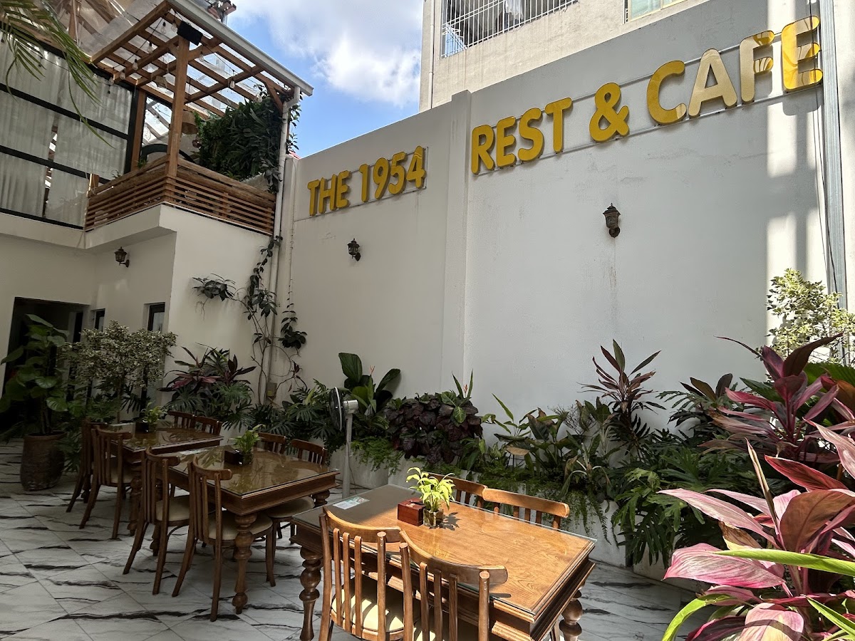 The 1954 - Restaurant & Cafe