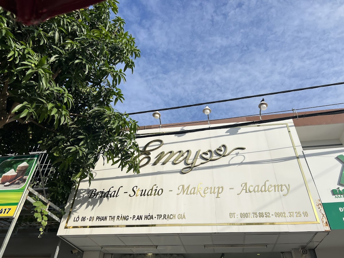 EMY BRIDAL - STUDIO - MAKEUP - ACADEMY