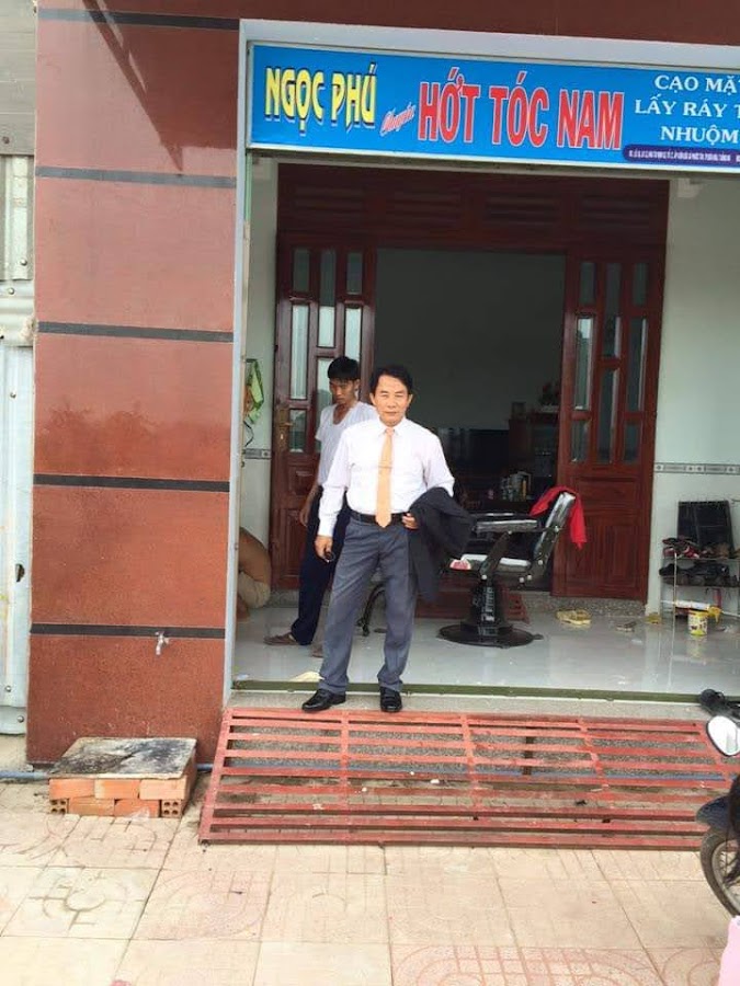 TIỆM HỚT TÓC NGỌC PHÚ