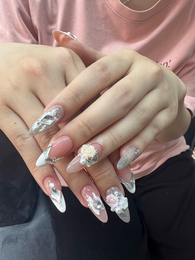 Linh - Nail - Mi
