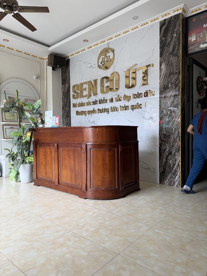 Sen Cô Út Masaage Trị Liệu Cổ Vai Gáy ,Cột Sống