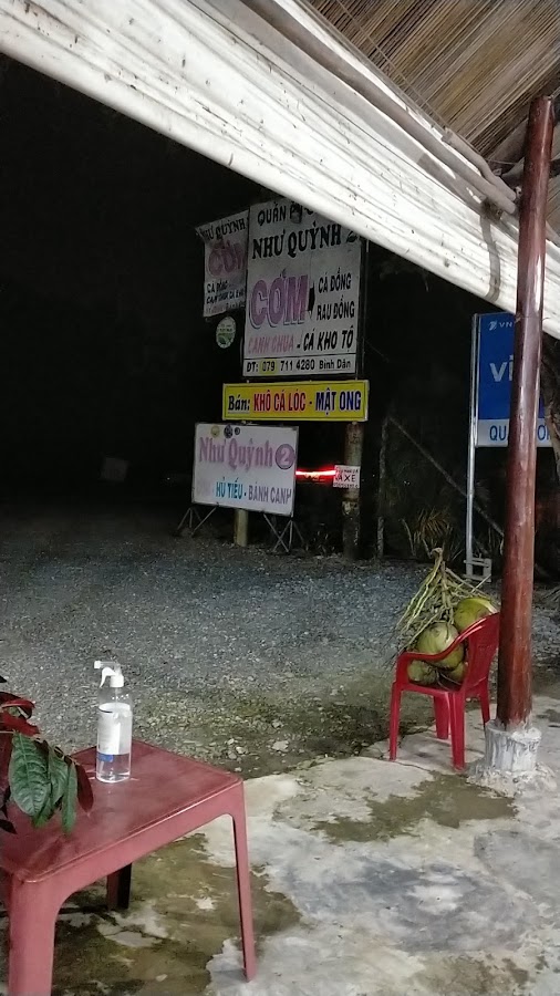 Cửa hàng điện thoại đi đông như quỳnh