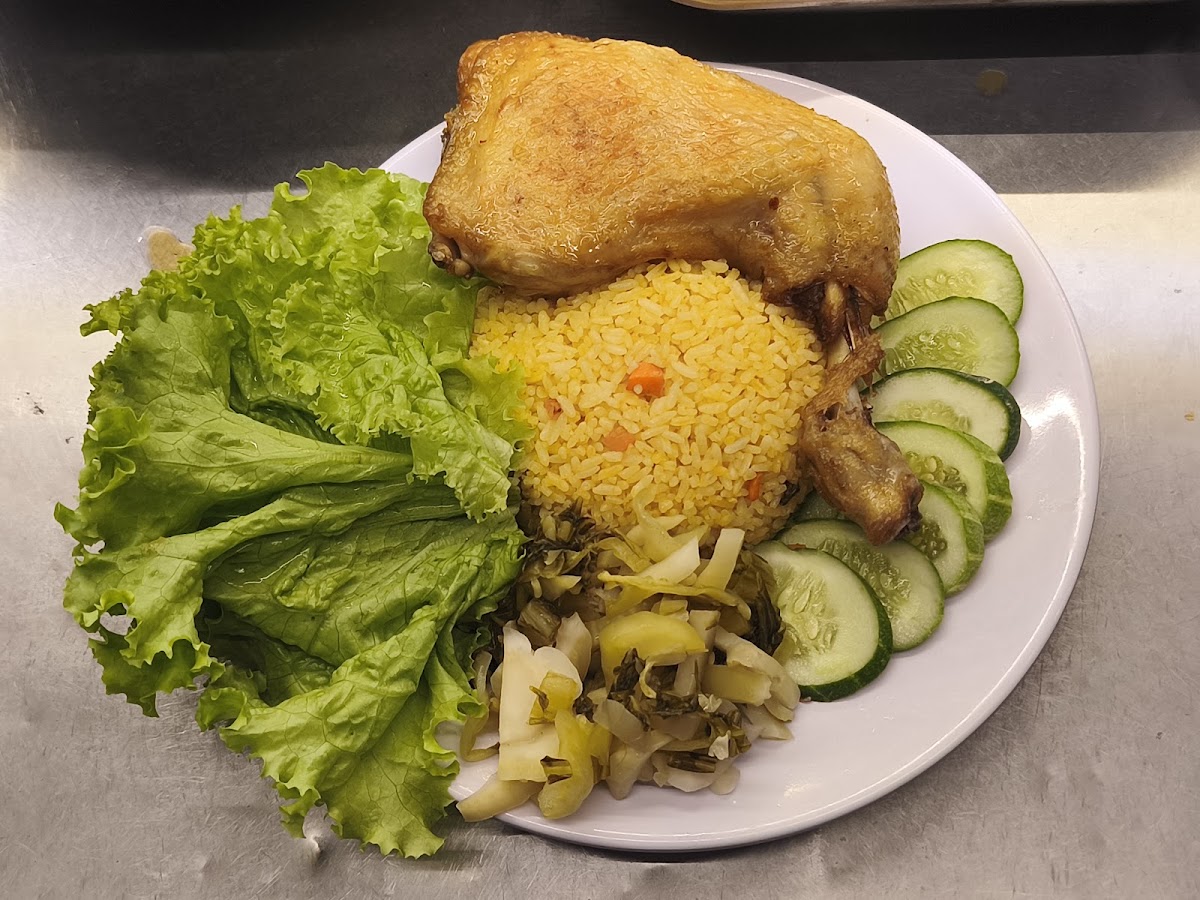 Cơm gà xối mỡ Ngọc Hoa