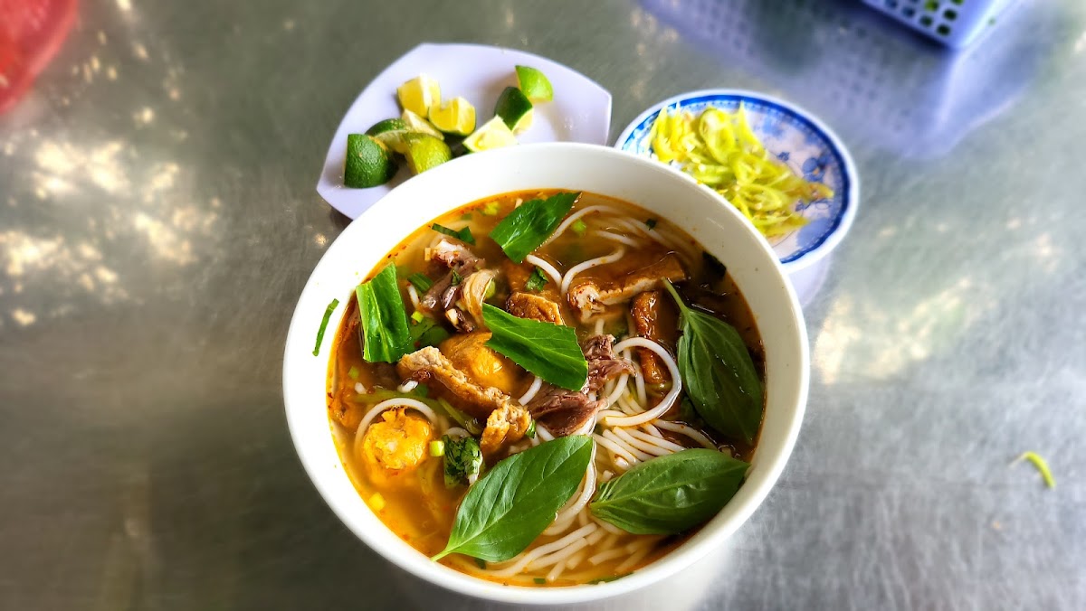 Bún bò Huế Đông Ba