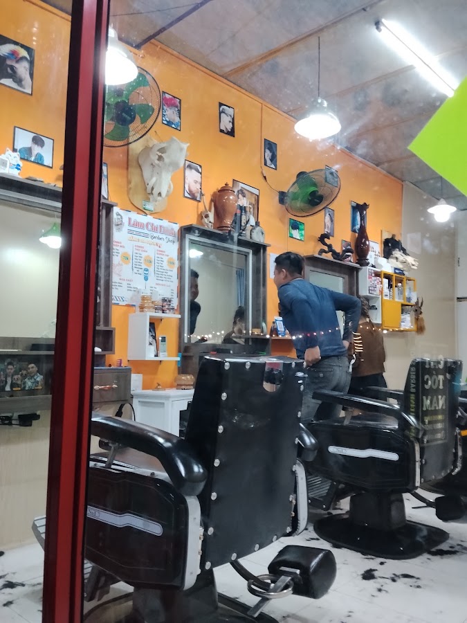 Cắt tóc nam lâm chí dĩnh