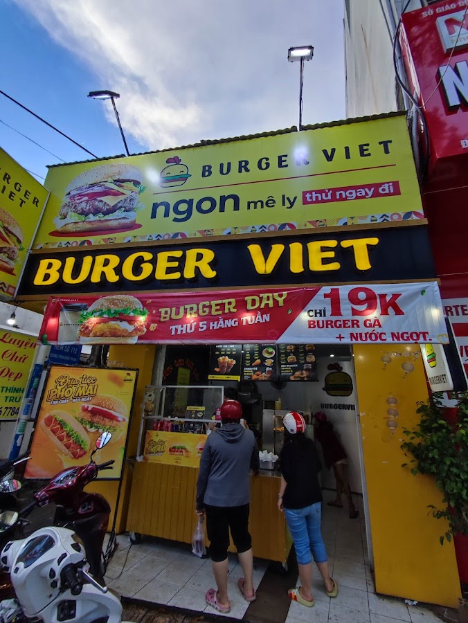 Burger Việt Phan Đình Phùng - Bánh mì hamburger, mì ý, gà rán