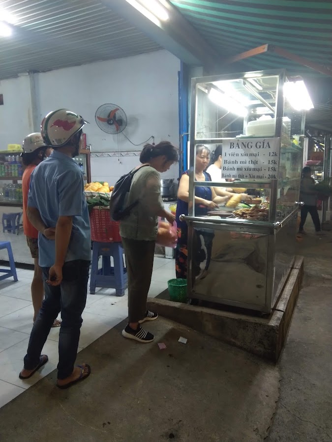 TIêm Bánh Mì Ba Bê
