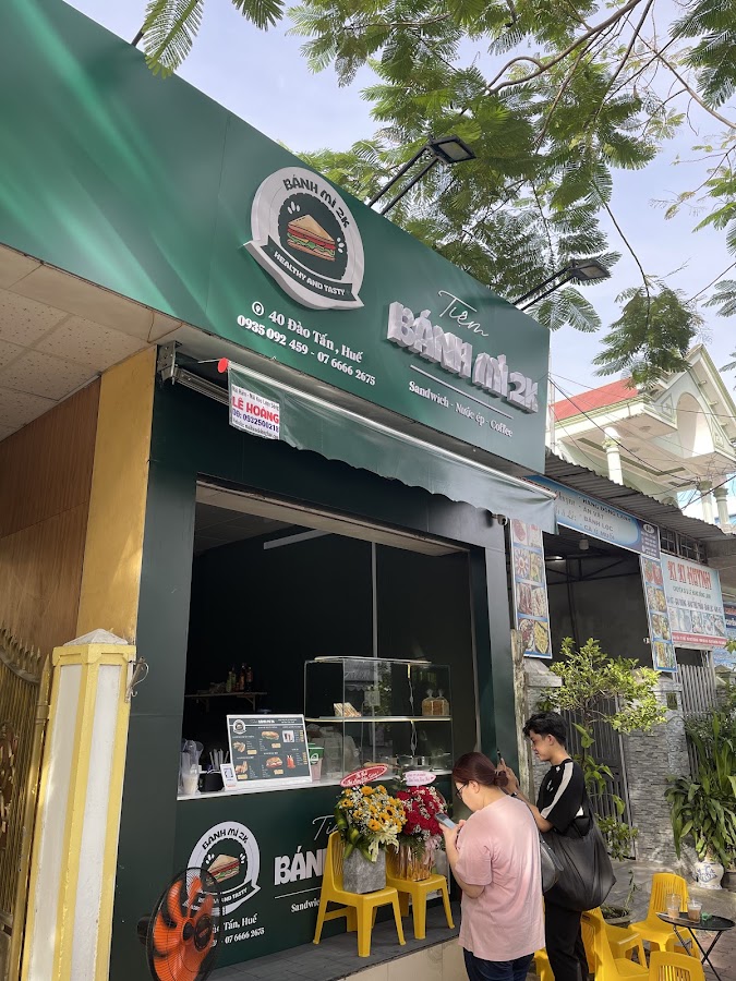Tiệm Bánh Mì 2K