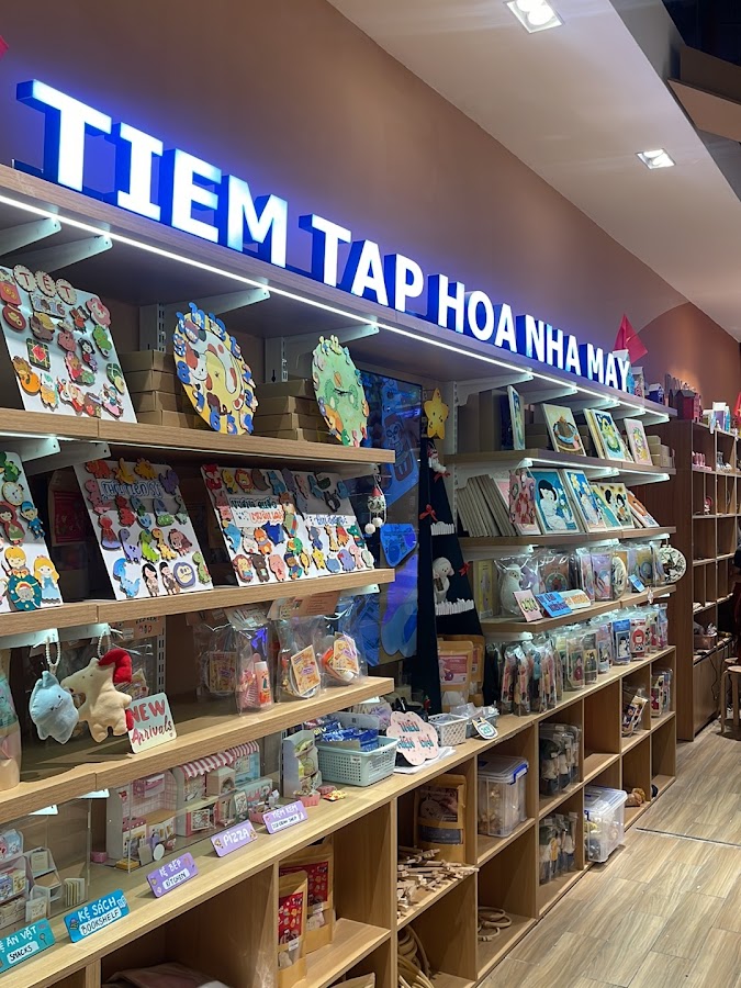 Tiệm tạp hoá nhà May