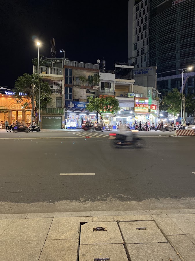 Cửa Hàng Tạp Hóa Quốc Ngữ