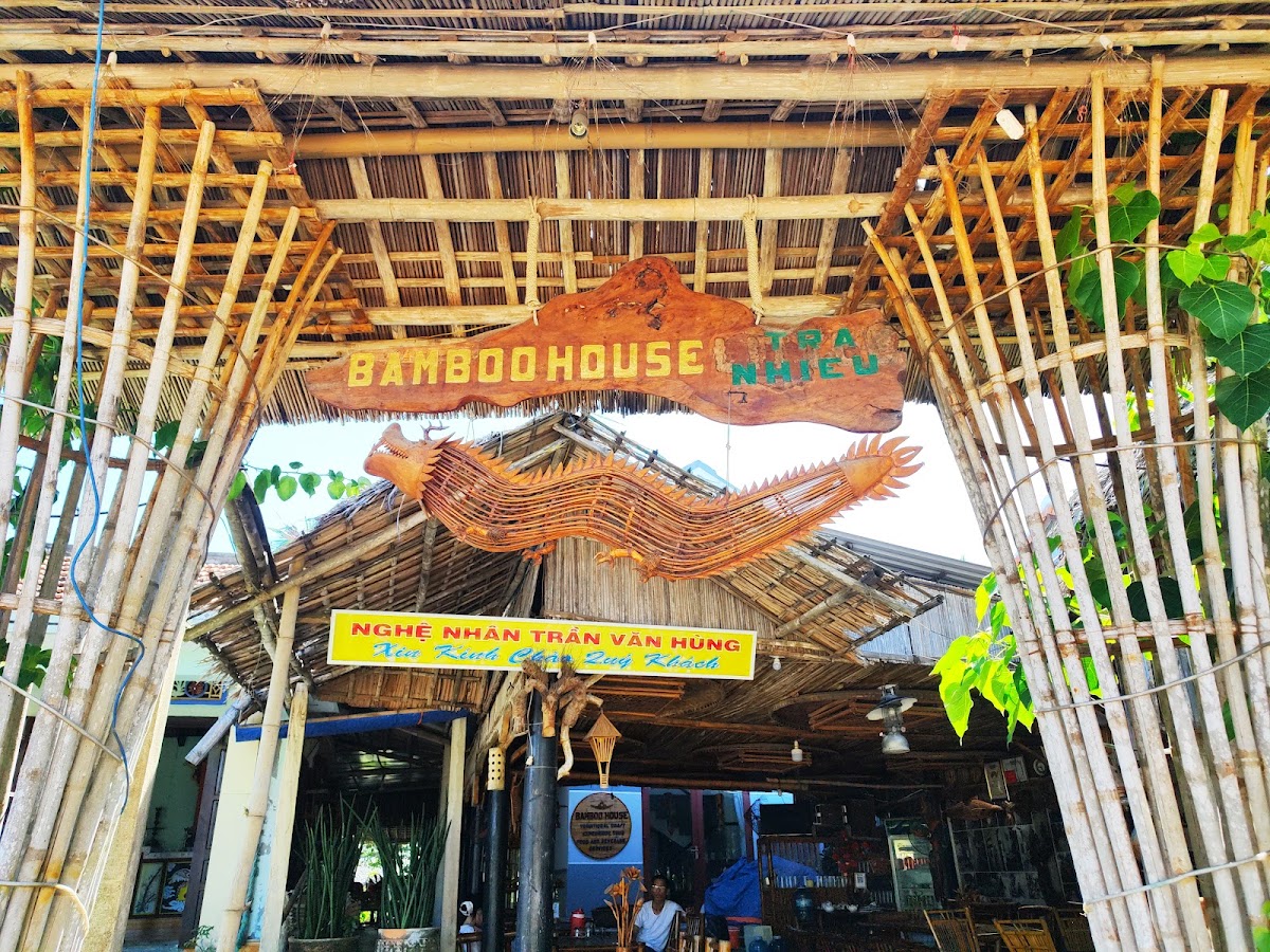Café TRE (BAMBOO HOUSE)