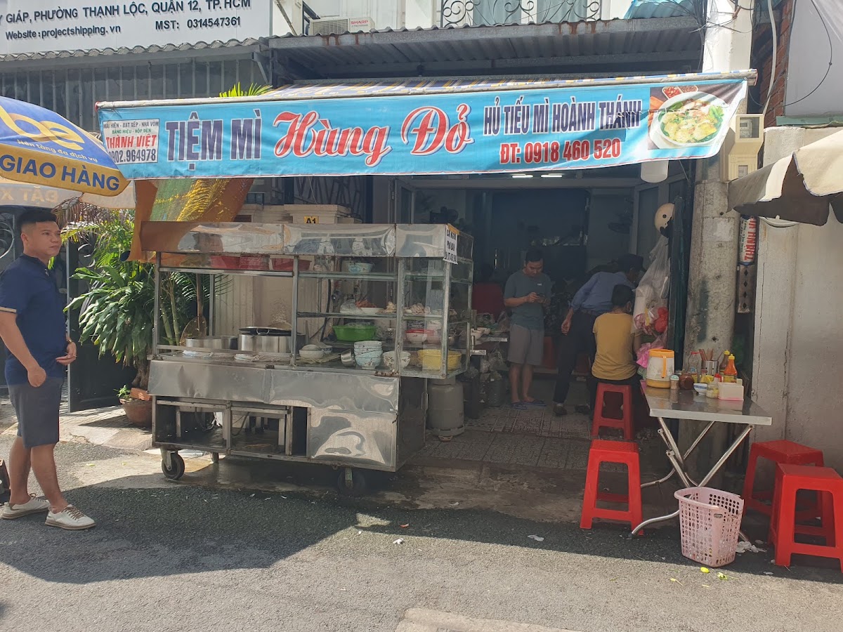Tiệm Mì Hùng Đỏ