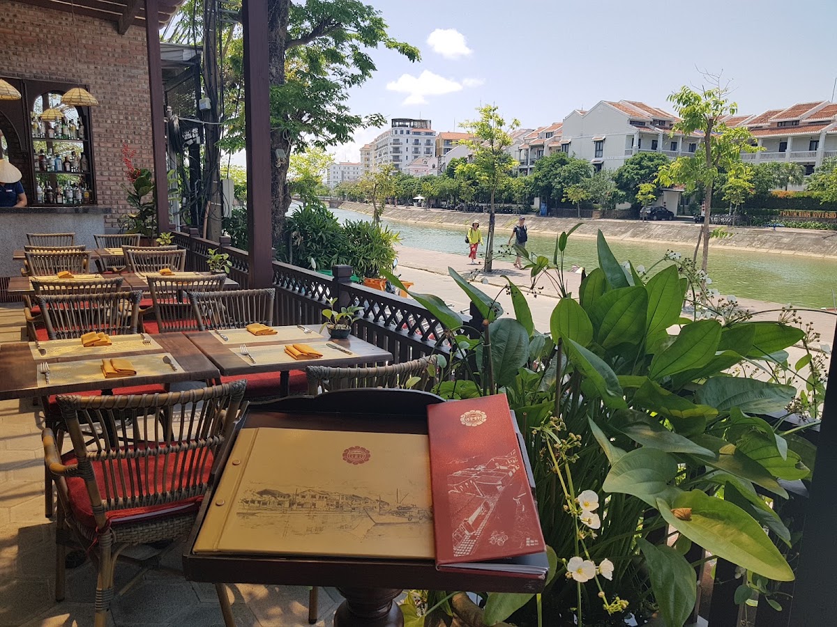Lồng Đèn Restaurant