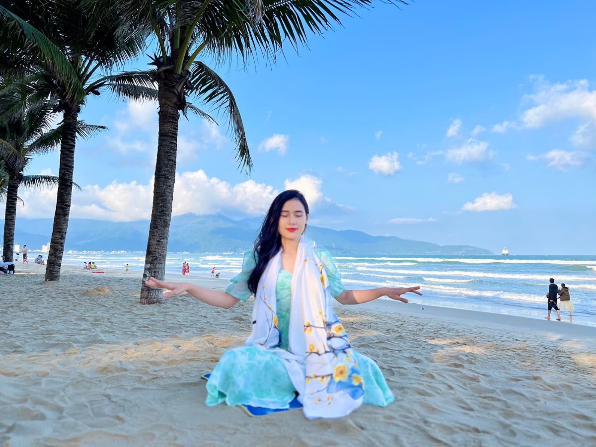 Quảng trường Nguyễn Văn Thoại