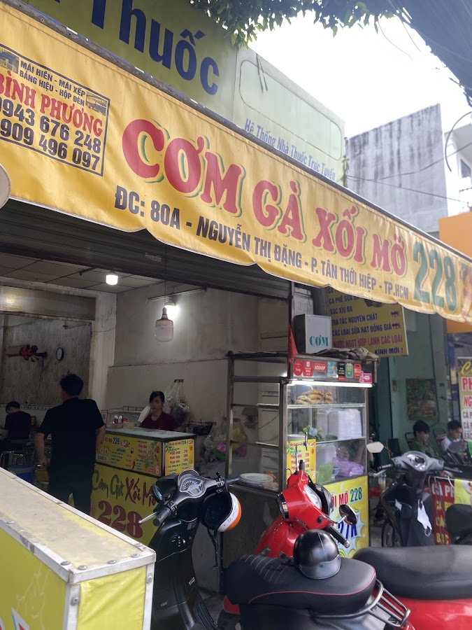 Quán Cơm Gà Xối Mỡ 228
