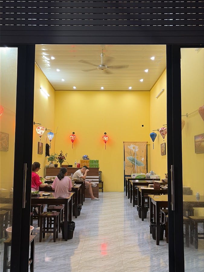 Bánh tráng cuốn thịt heo - Cô Hiền