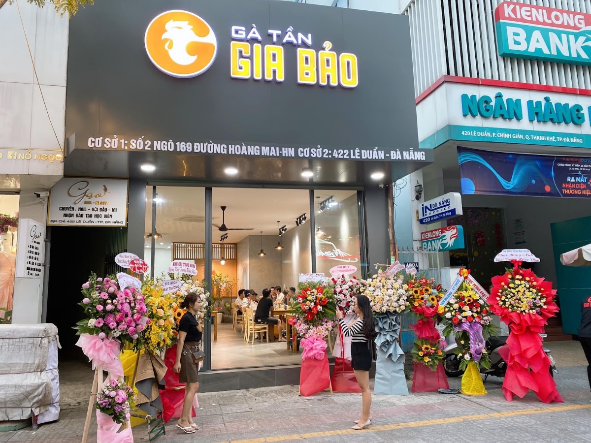 Gà Tần Gia Bảo