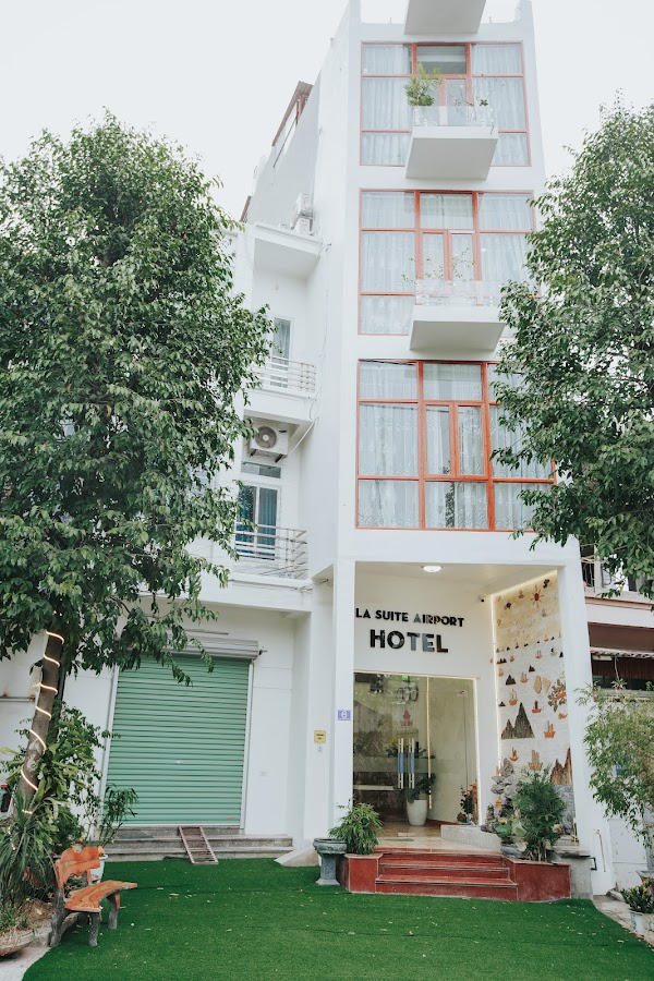 LA TEISU AIRPORT HOTEL