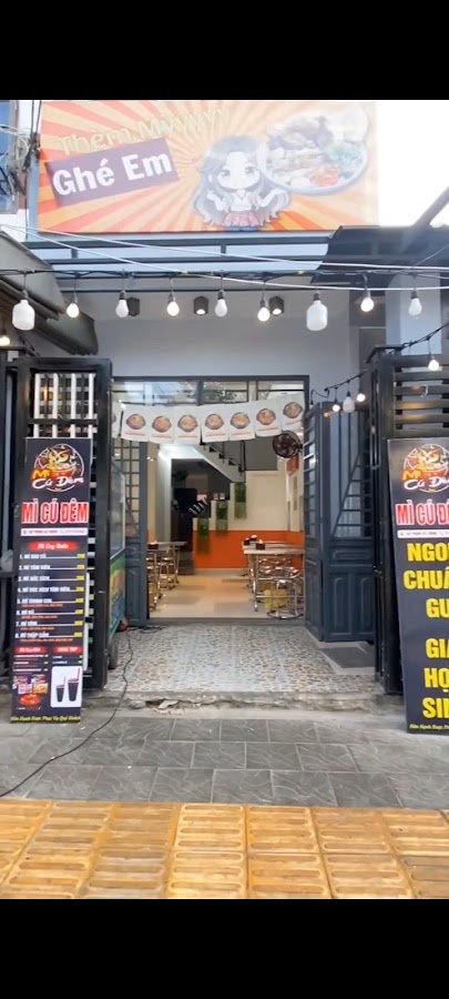 MÌ CAY CÚ ĐÊM