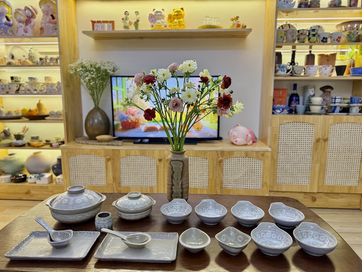 Tiệm gốm nhà cô Thảo