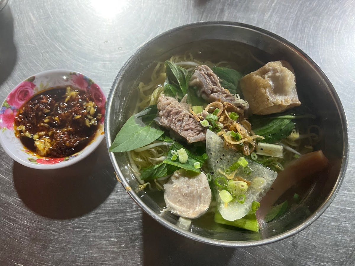Hủ Tiếu Bò Viên Nguyễn Chí Thanh