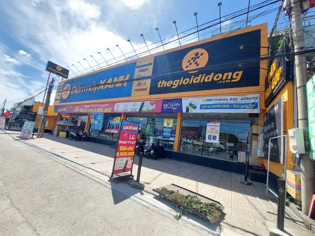 Điện Máy Xanh Ngã 3 Thái Lan