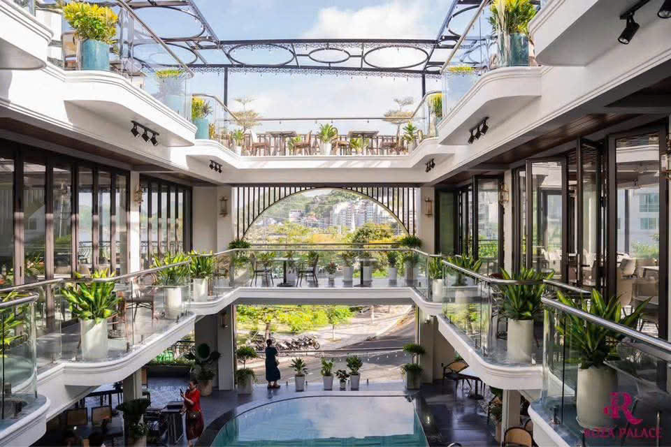 Roza Palace Cat Ba - Cave Hotel, Swimming Pool & Rooftop