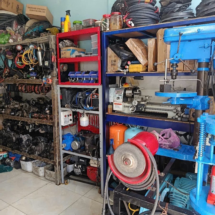 Tiệm điện Ô-tô Ông Tám