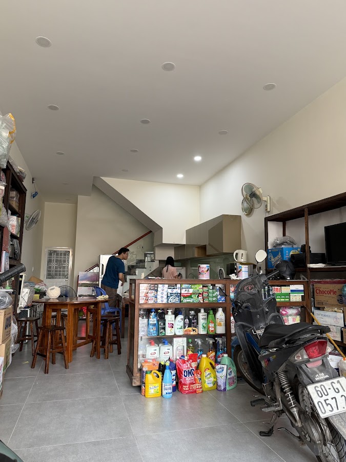 Cửa Hàng Tạp Hóa Hùng Ký