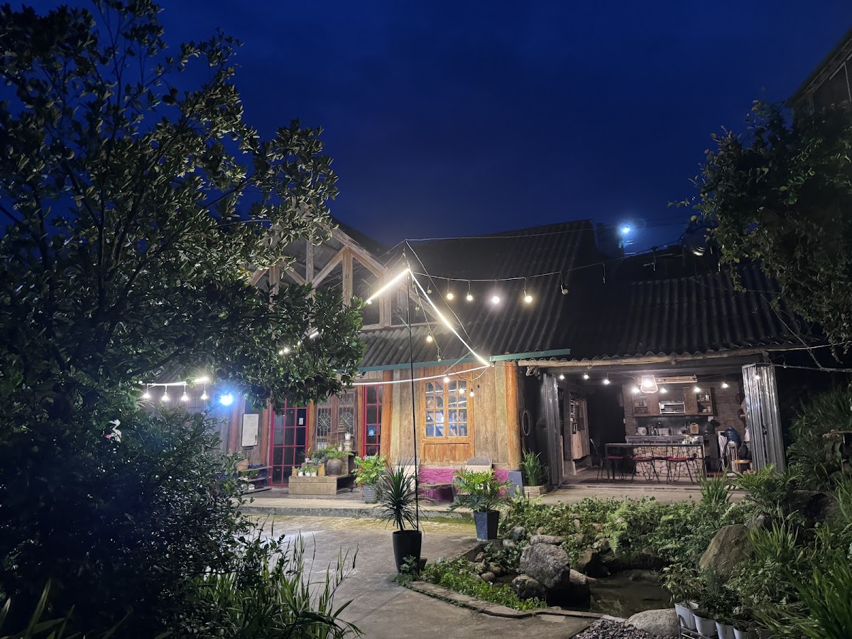De Yang House