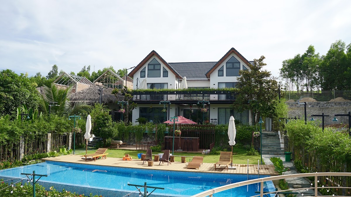 Lam Retreat