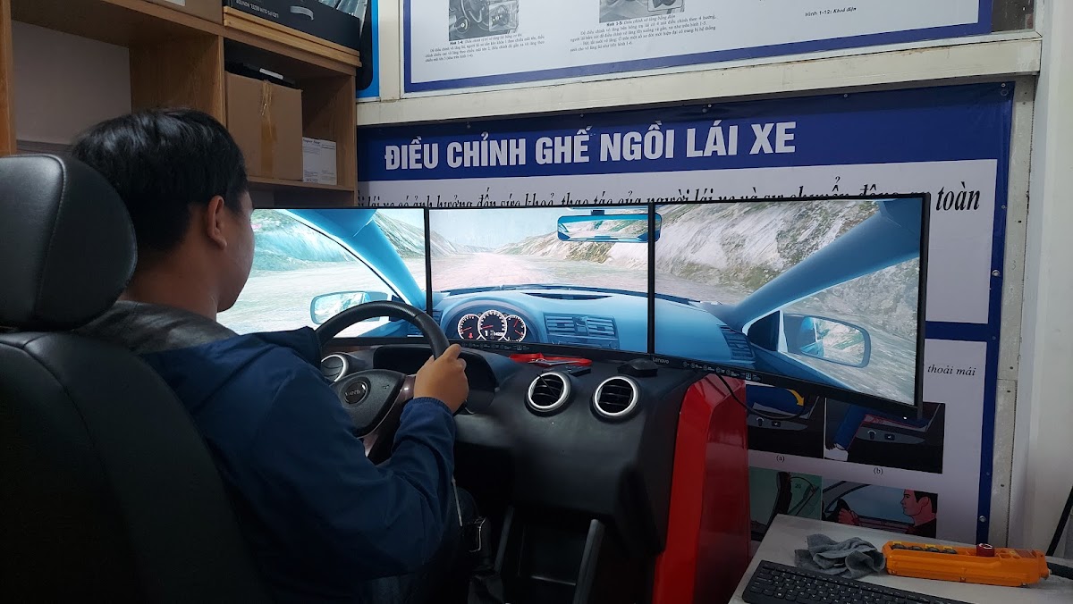 Thầy Dần đào tạo lái xe