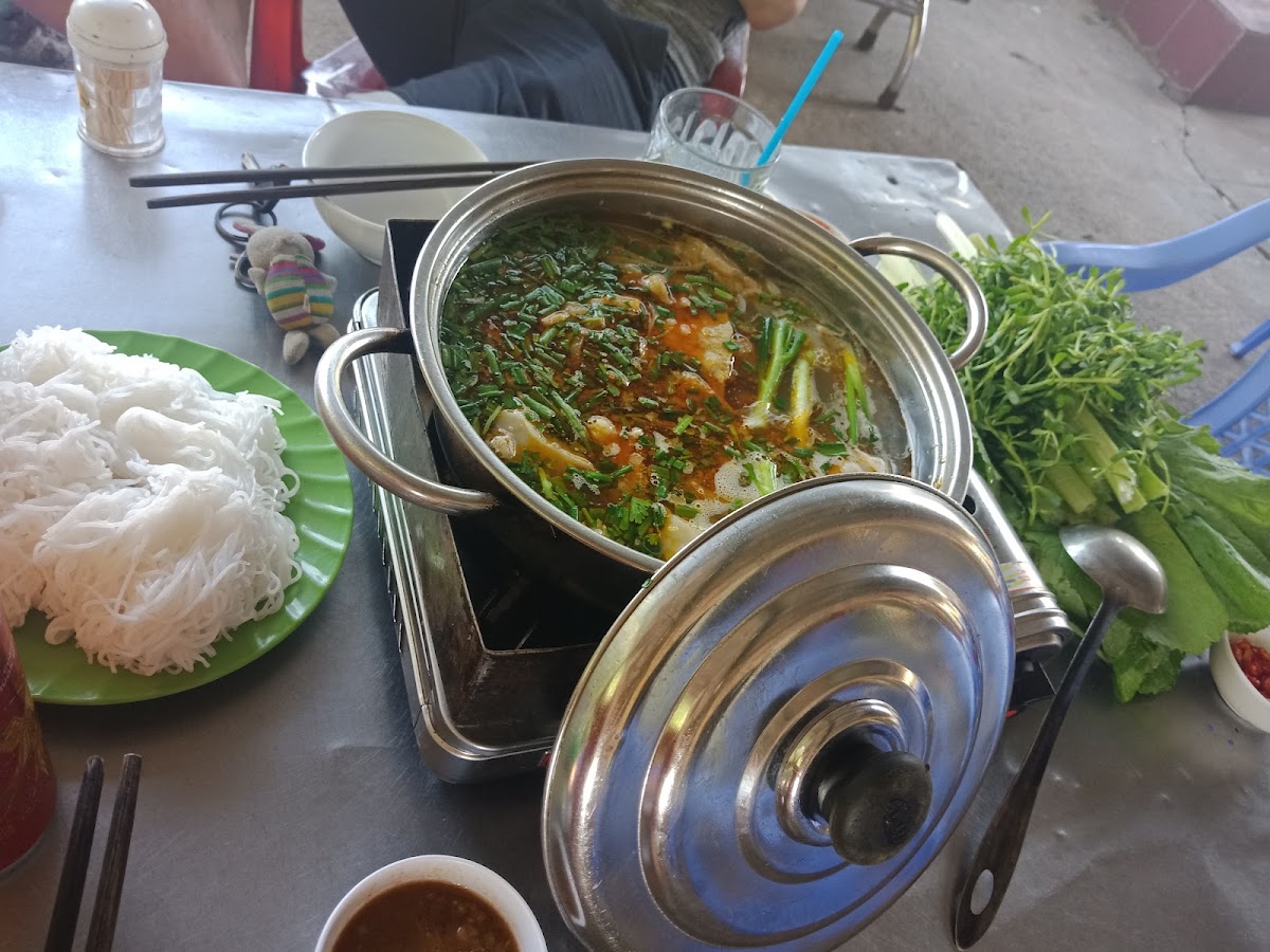 Quán 8 Dụng lẩu bò ngon