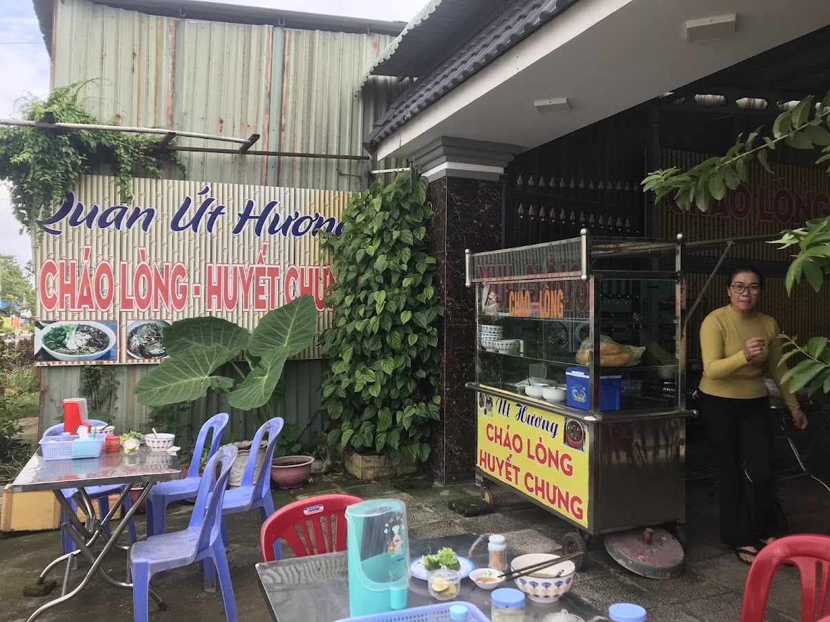Quán Cháo Út Hương