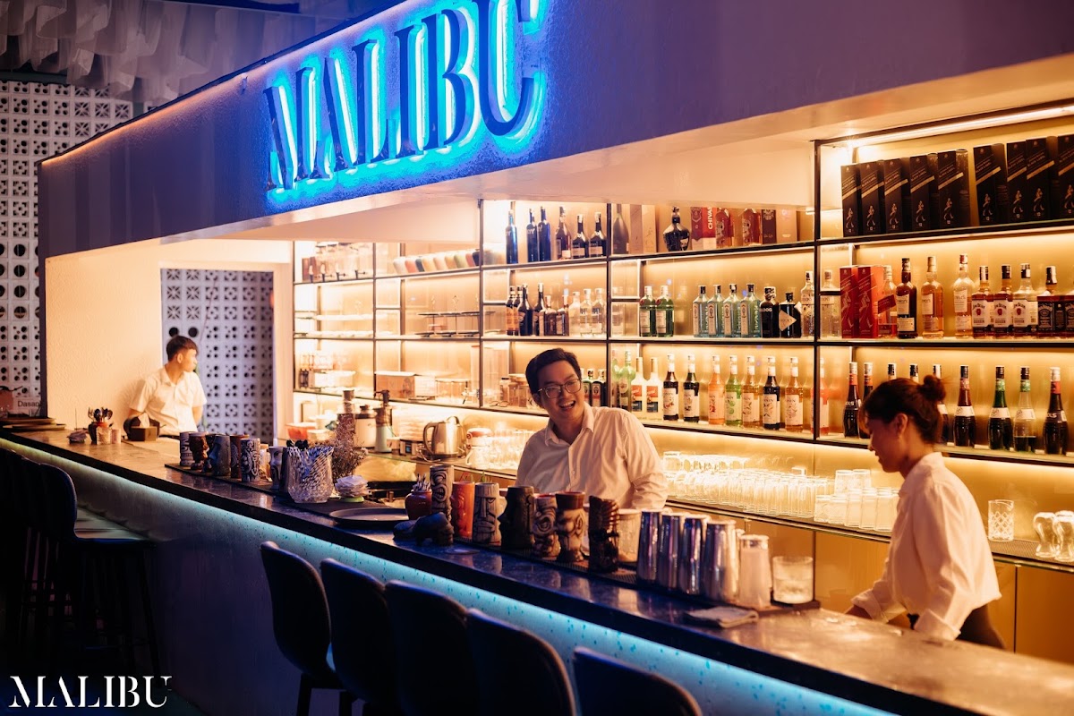 Malibu Beach Club - Seaside Chill & Cocktails